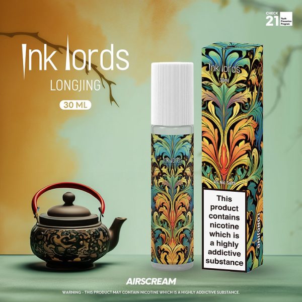 Airscream Ink Lords 龍井煙油瓶身與紙盒包裝展示，背景為中國風茶壺與枝葉，營造清新綠茶氛圍